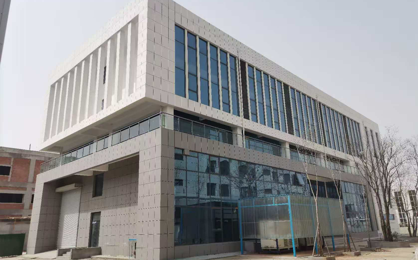 2024年，山東省諾為流動(dòng)化學(xué)研究院有限公司二期基建項(xiàng)目完工，實(shí)驗(yàn)設(shè)備安裝及調(diào)試完成，并正式投入使用。